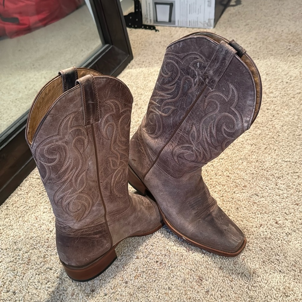 Shyanne cowgirl boots women’s size 9